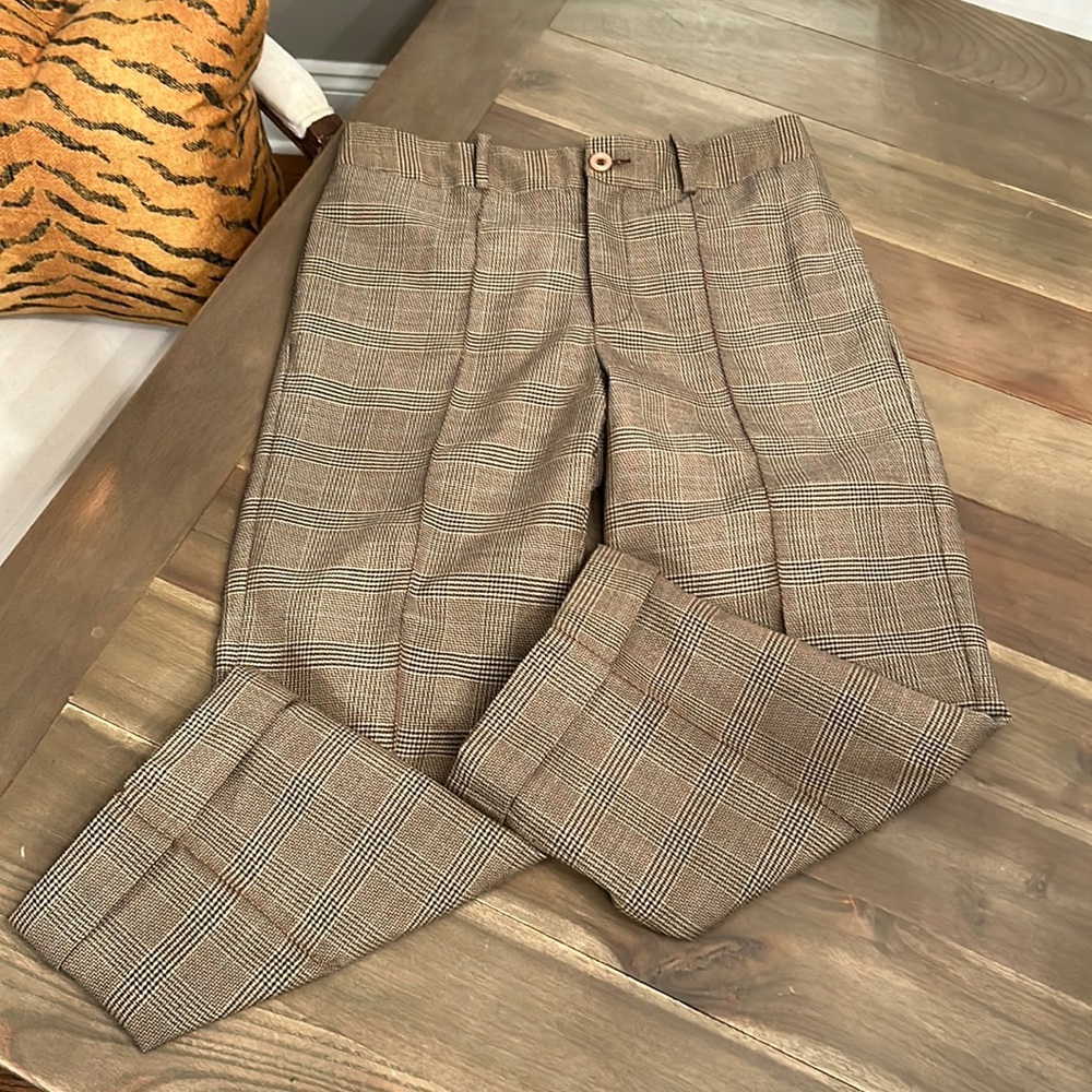 SCOOP women’s brown pleat front cropped plaid cuffed trousers. Size 0.
